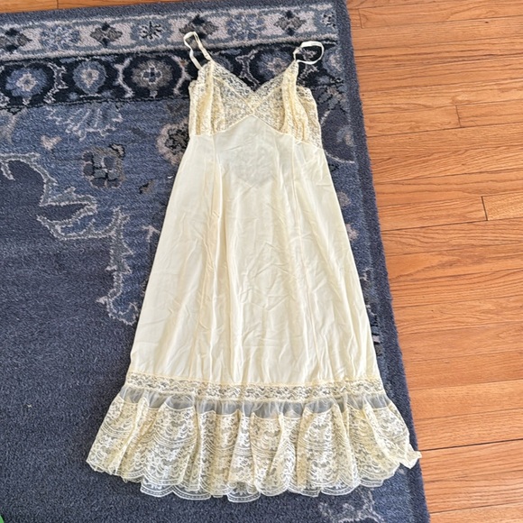 van raalte Dresses & Skirts - Van Raalte Opaquelon Vintage slip dress with yellow lace
